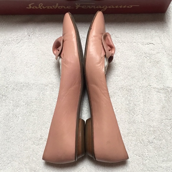 Salvatore Ferragamo Casanova Leather Twist Bow - Picture 4 of 7